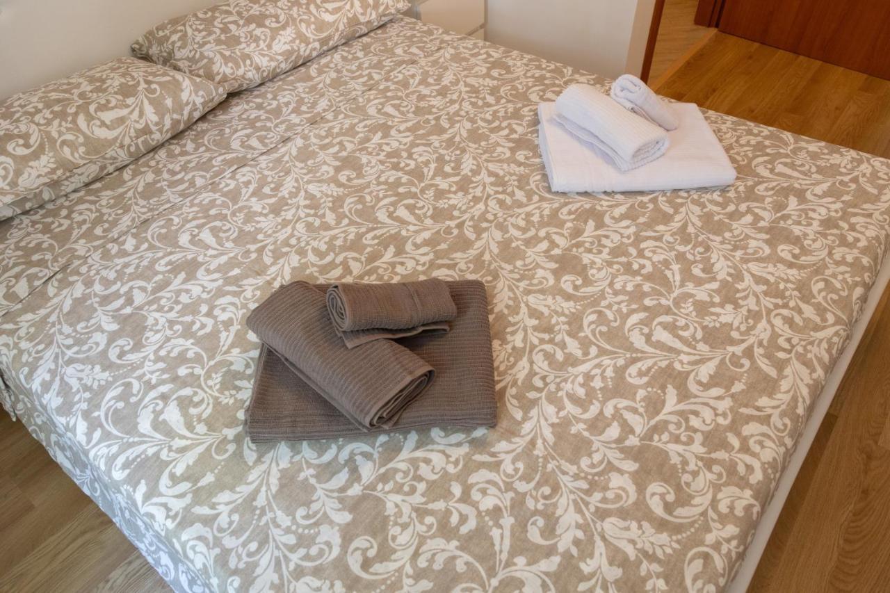 La Via Di Nandi Apartment ตรีเอสเต ภายนอก รูปภาพ